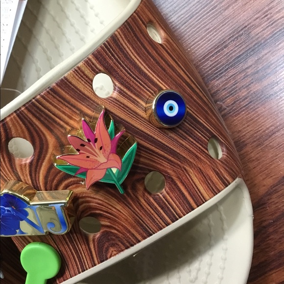 SZA x CROCS CLASSIC SLIDE - Picture 5 of 15